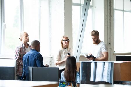 プライバシーを守りながら職場の悩みを打ち明けるコツ