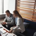グローバル市場における営業職・事務職・技術職の役割の違いと求められる能力