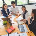 日本企業における新卒採用の伝統と現代の変化