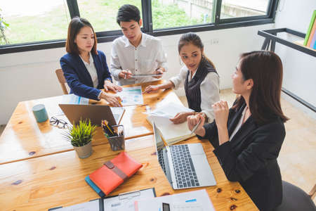 日本企業における新卒採用の伝統と現代の変化