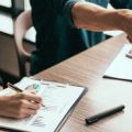 仕事のやりがい・社会的貢献度で比較する公務員と民間企業