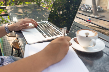 社外にも通用するメール文書作成術とマナー