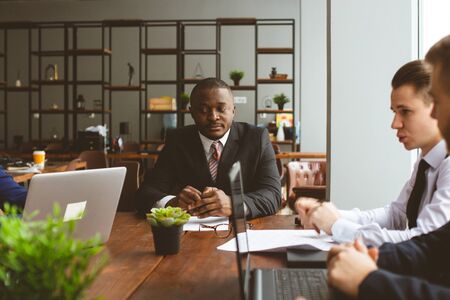 職場の上司や同僚にメンタル不調を相談する際の正しい伝え方・コミュニケーション術